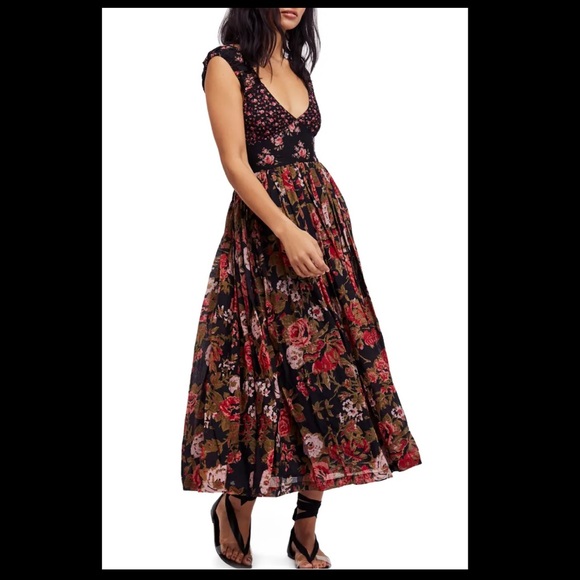 Free People Dresses & Skirts - Free People Love You Midi Dress Black & Roses